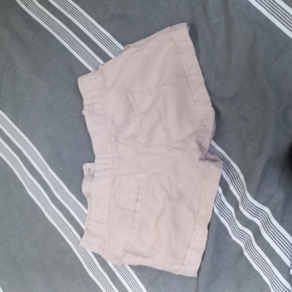Light Pink Shorts with Pockets-  XS - Picture 2 of 4